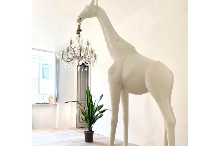 Giraffe In Love M Indoor